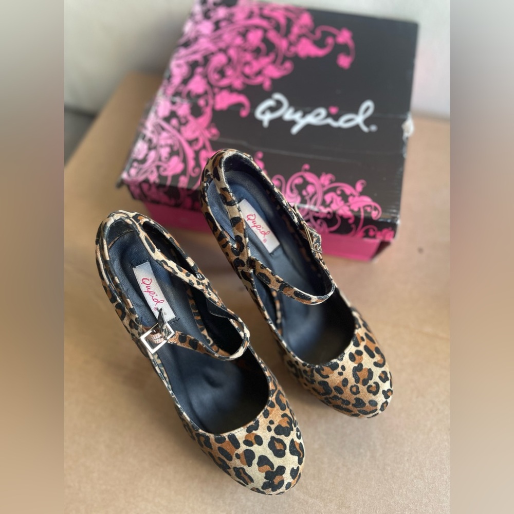 Women’s cheetah prink heels